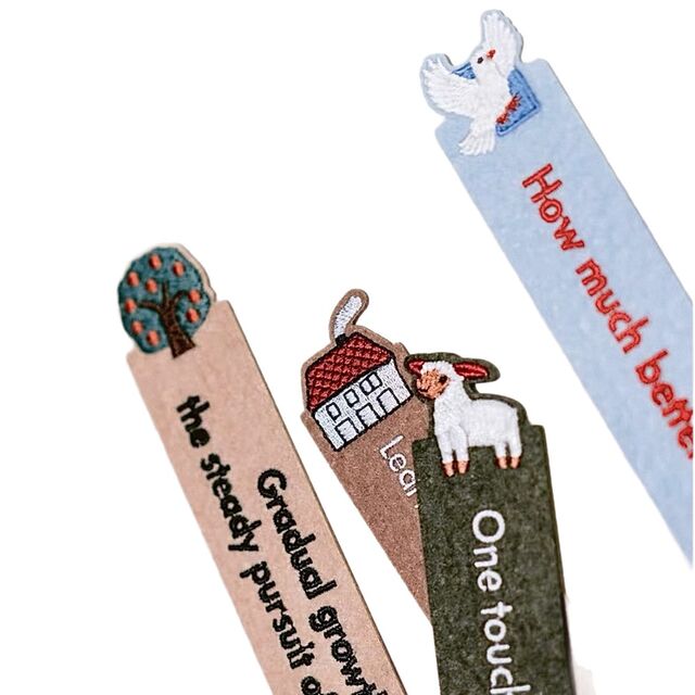 Bestickte Kleidungsstück-Lesezeichen – Stickerei-Geschenke, Taschenanhänger, Sonderanfertigungen