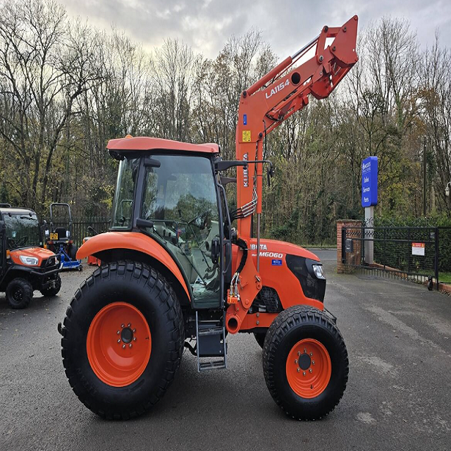 Neuer Kubota Traktor 25 PS 30 PS 35 PS 40 PS mit Frontlader - Kompakttraktoren zu verkaufen