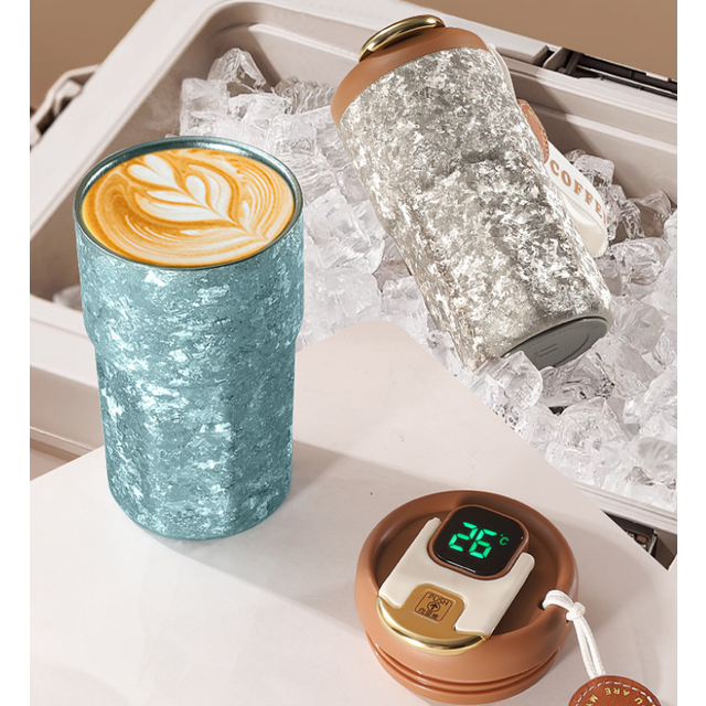 Vaso aislado de titanio puro con pantalla de temperatura inteligente, estilo de lujo de alta gama, con doble pajita para beber y vaso de café