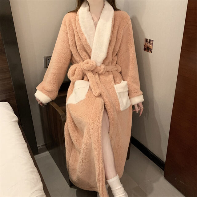 Niedlicher Damenbademantel mit Aufdruck, dicker und warmer Kimono-artiger Plaid-Cardigan für Herbst und Winter.