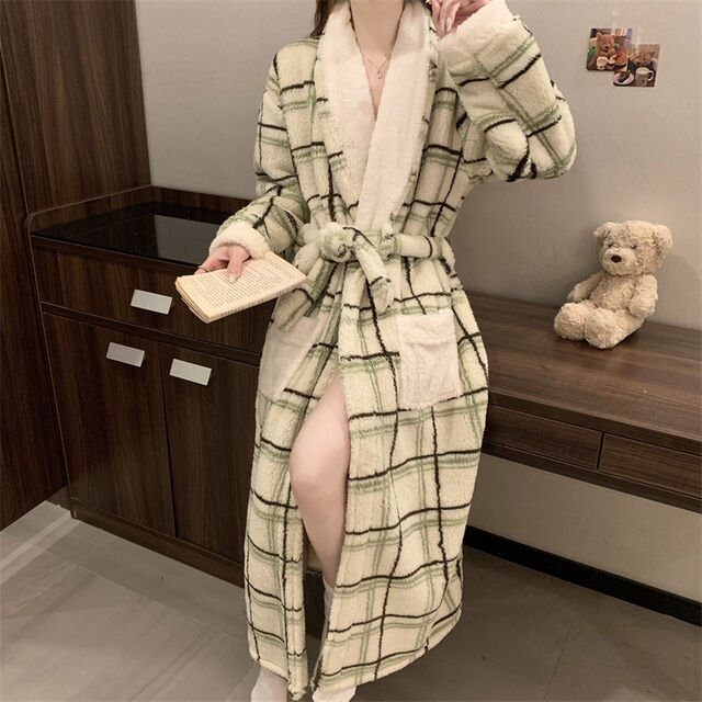 Niedlicher Damenbademantel mit Aufdruck, dicker und warmer Kimono-artiger Plaid-Cardigan für Herbst und Winter.