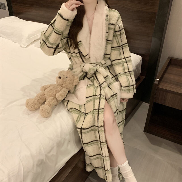 Niedlicher Damenbademantel mit Aufdruck, dicker und warmer Kimono-artiger Plaid-Cardigan für Herbst und Winter.