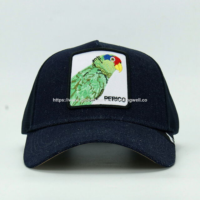 Atmungsaktive Mesh-Trucker-Kappe mit gesticktem Papagei-Perico-Aufnäher mit farbenfrohem Papagei-Stickerei-Aufnäher