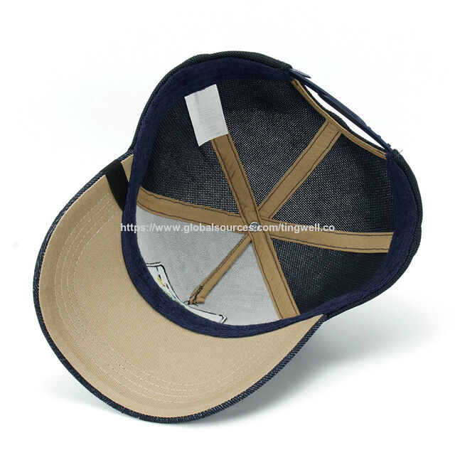 Atmungsaktive Mesh-Trucker-Kappe mit gesticktem Papagei-Perico-Aufnäher mit farbenfrohem Papagei-Stickerei-Aufnäher