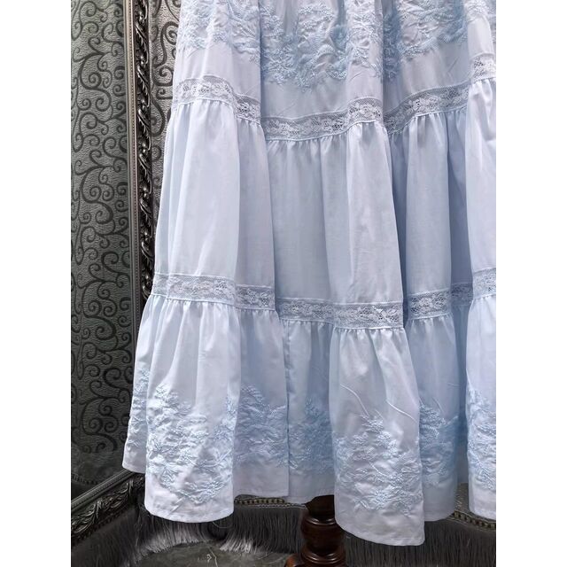 Faldas Largas Nuevas de Alta Calidad 2026 Primavera Mujer Cintura Elástica Lujosa<bos>класика Bordado Floral Patchwork Elegante Falda Maxi Azul Larga