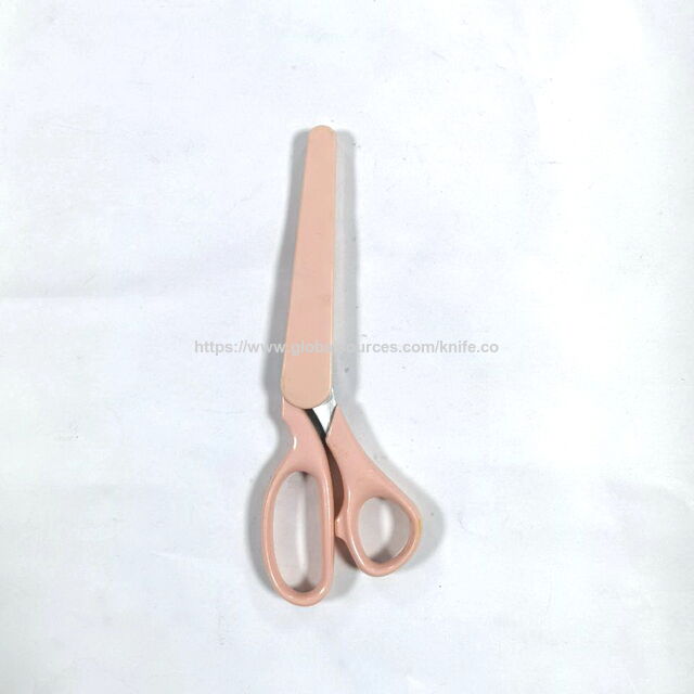 Cisailles de couture domestiques haut de gamme avec gaine de protection en plastique pour la coupe de tissus et de papier à usage domestique.