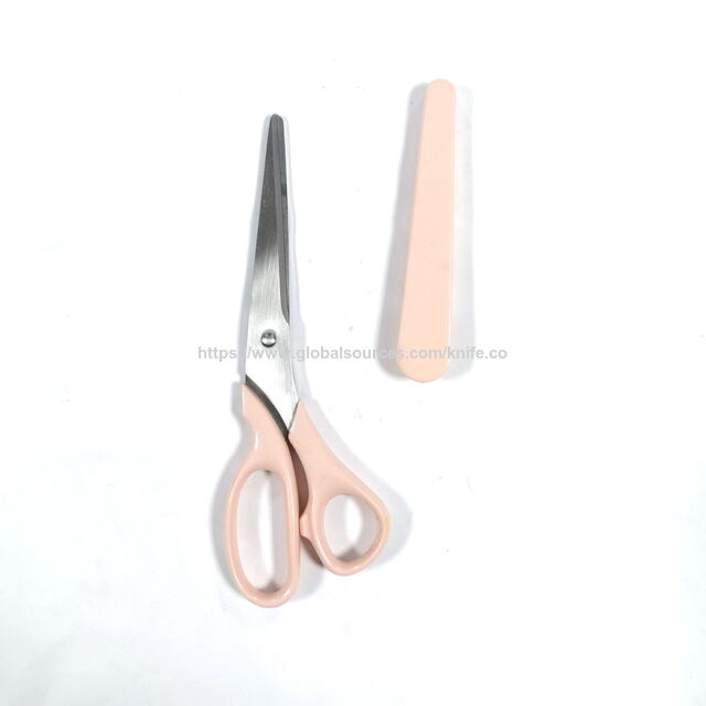 Cisailles de couture domestiques haut de gamme avec gaine de protection en plastique pour la coupe de tissus et de papier à usage domestique.