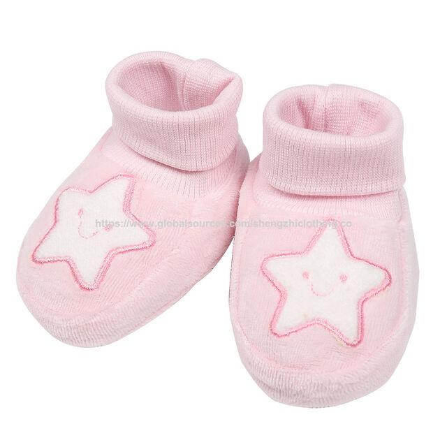 Baby-Söckchen aus rosa Samt zu verkaufen