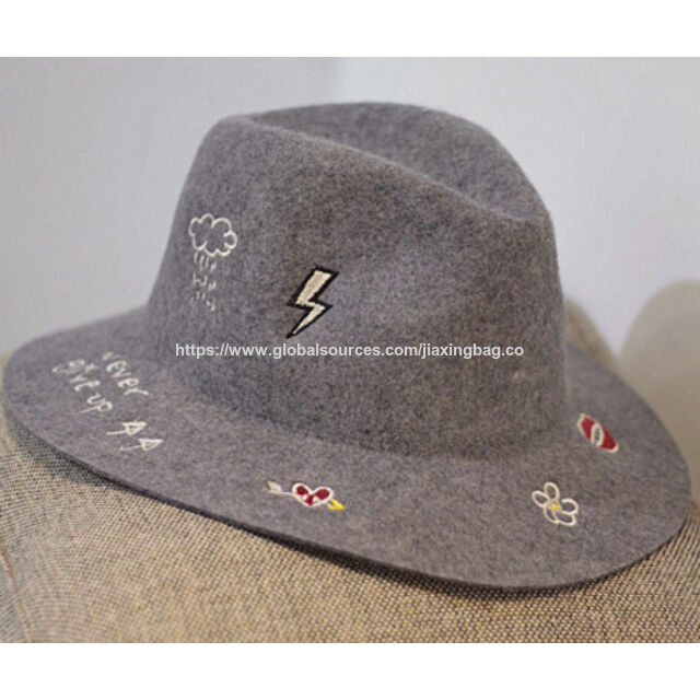 Nuevo diseño de sombrero fedora de fieltro con logo personalizado para mujer