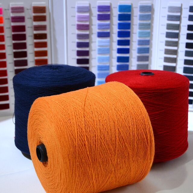 Fil Acrylique 100% Cône (1.25kg/cône) - Produits OEM, Tailles 32S, 28S, 26S, 24S