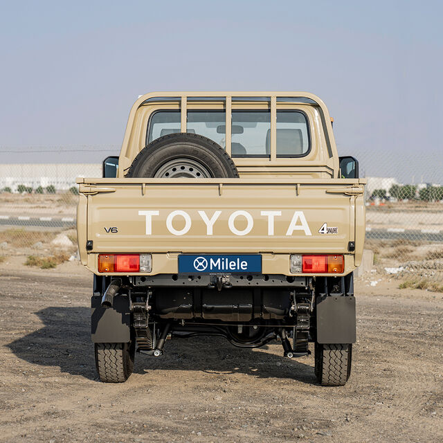 TOYOTA LAND CRUISER 79 DOUBLE CABINE 4.5L V8 DIESEL STD MANUEL