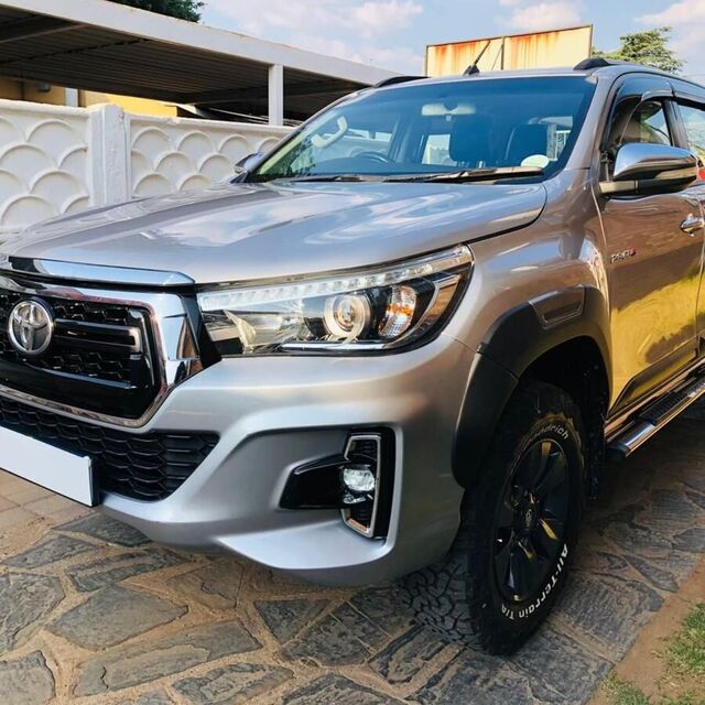 Prix Bon Marché Hilux Pickup Double Cabine Crew 4x4 Camions Prix Bas