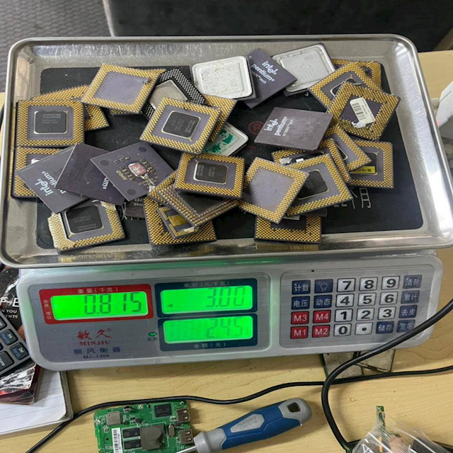 Vente Chaude Gros Découpes de Doigts RAM Dorés, Découpes de Doigts RAM Dorés à Haut Rendement, Découpes de Bords Dorés, Découpes de CPU en Céramique