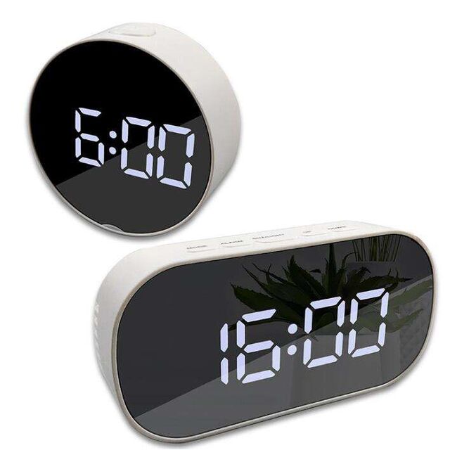 Reloj Despertador Vintage Blanco de Metal Cuadrado para Mesa con Pantalla de Agujas, Reloj de Escritorio y Estante para Sala de Estar, Oficina, Dormitorio