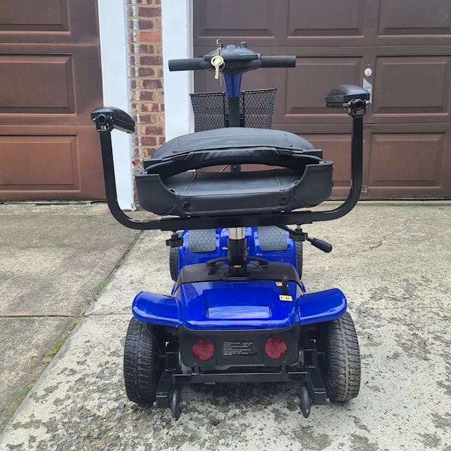 Großhandel Fabrikpreis Faltbarer Tragbarer Mobilitätsroller 4WD für Behinderte, Faltbarer 4WD Roller für Erwachsene mit Behinderung, All-Terrain