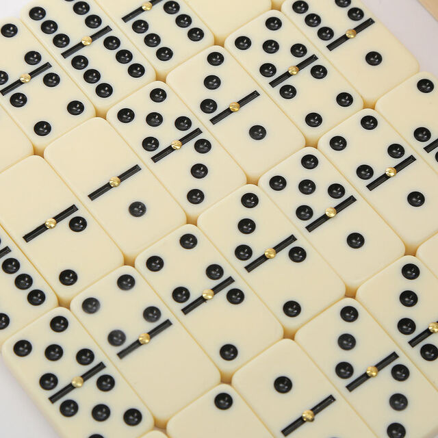 Umweltfreundliche Holzbox Dominosteine von Dominos Trade - Lernspiele und Spielzeug im Großhandel