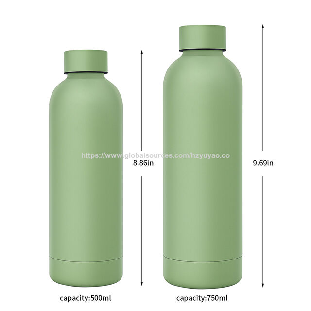 Garrafa de viagem a vácuo de aço inoxidável de parede dupla de 750ml com acabamento emborrachado para academia, atividades ao ar livre e uso diário