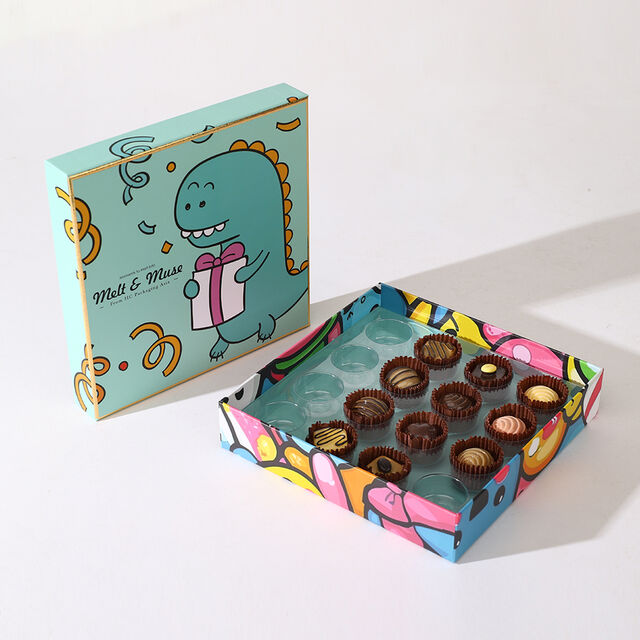 Schokoladen-Geschenkbox mit Deckel und transparenter Blistereinlage