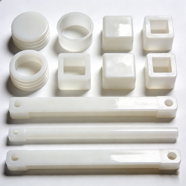 Pièces en Plastique Personnalisées pour l'Automobile - Solides et Résistantes à la Chaleur