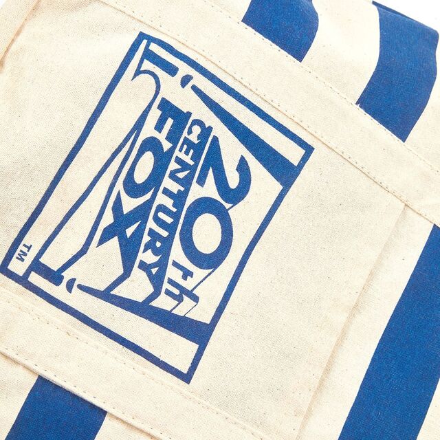 Canvas tote bag with built-in logo, printed in color by digital sublimation, for hand carrying.