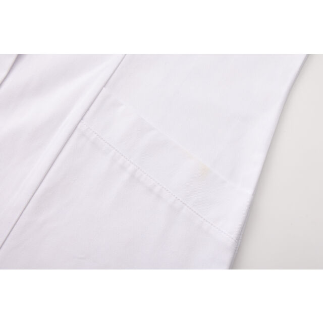 Veste d'uniforme de travail personnalisée pour femme, col châle, boutons sur le devant, manches longues avec poignets, couture française, poches avant et arrière.