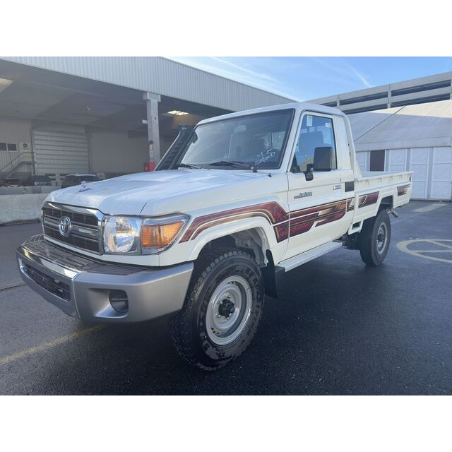 Achetez maintenant le Land Cruiser 79 Cabine Simple 4.2 Diesel avec Moteur Puissant pour le Transport de Marchandises Agricoles - Livraison Rapide Disponible