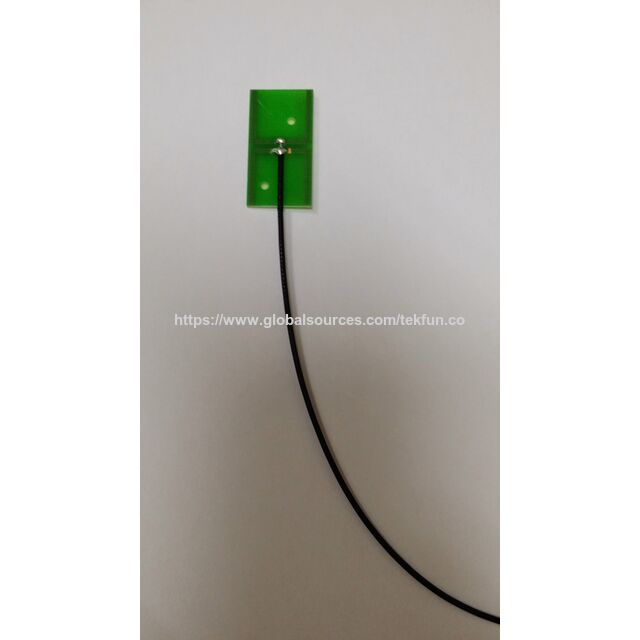 Antena PCB DSRC de 5.9 GHz. Antena PCB interna integrada de banda única de 5850 MHz a 5925 MHz, 25.8x13.2 mm