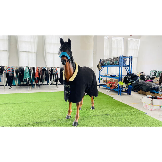 2026 Fabrikgefertigte Pferde-Fleece-Decke, Reitsport Großhandel, Pferde-Teppich mit antistatischer Fleece-Baumwollfüllung, OEM-Service