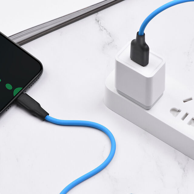 كابل بيانات شحن USB إلى Type-C OEM مخصص من الشركة المصنعة، 1 متر / 2 متر، جديلة سيليكون، تيار 2.4 أمبير