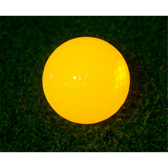 Balle de golf lumineuse multicolore vibrante pour une visibilité accrue sur le parcours - Idéale pour le golf de nuit