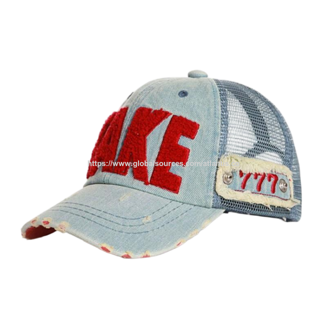 Casquette de Performance Découpée au Laser Personnalisée | Chapeau Premium avec Patch Imprimé Tropical | Casquette Souvenir Haut de Gamme pour Resorts et Clubs Nautiques