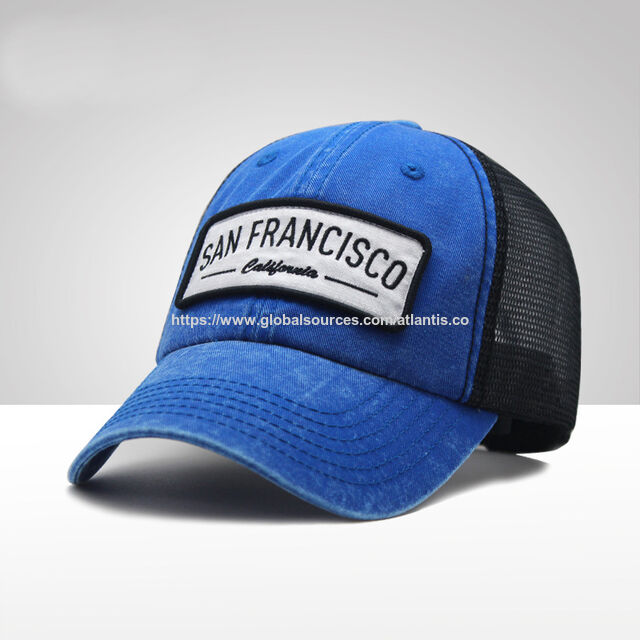 Diseño de gorra de camionero con logo y color