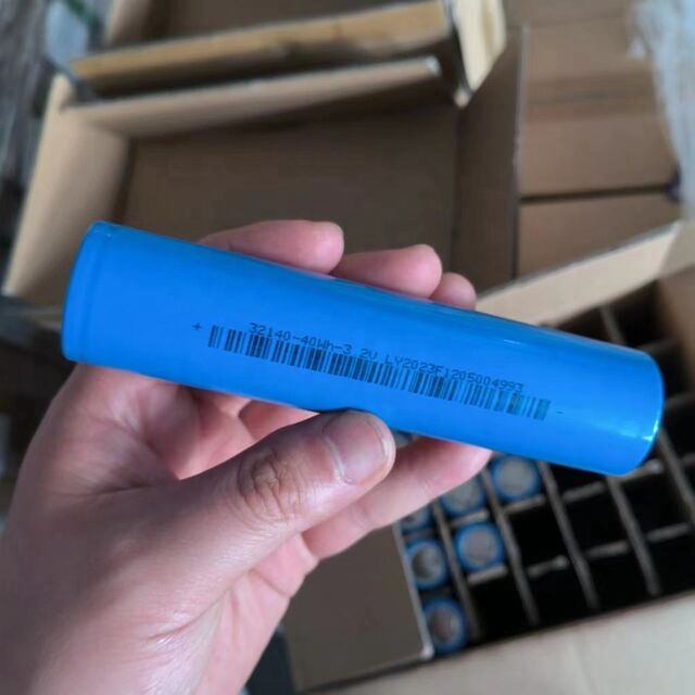Cellule Lithium 3.2V Rechargeable pour Scooter et Vélo Électrique