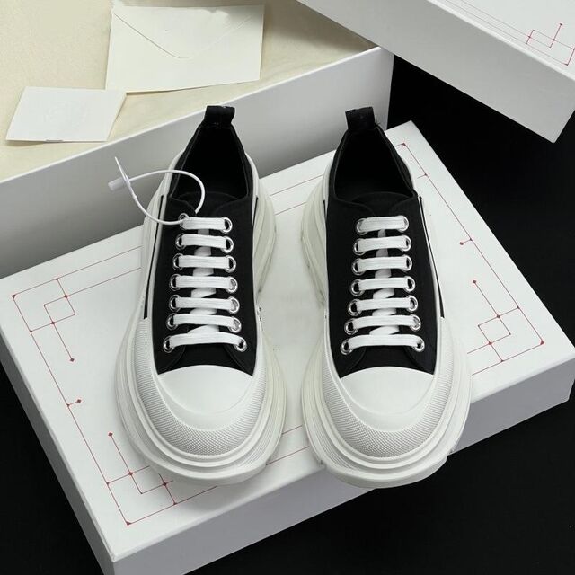 Calzado de moda: la fusión perfecta entre zapatillas deportivas y tacones altos