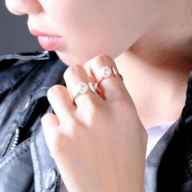 Anéis Decorativos de Dedo da Moda Feminina com Pérolas Incrustadas em Prata 925
