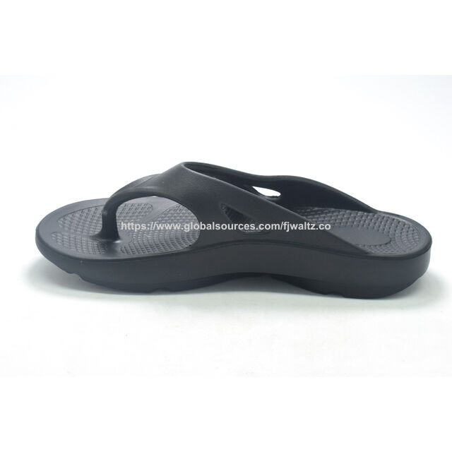 Chanclas de mujer con plantilla suave, diseñadas con estilo para combinar con cualquier guardarropa, ideales para la ducha y la playa.