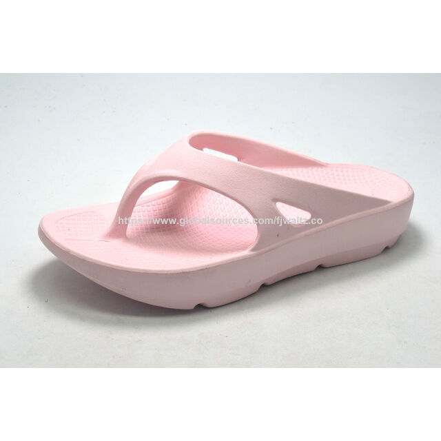 Chanclas de mujer con plantilla suave, diseñadas con estilo para combinar con cualquier guardarropa, ideales para la ducha y la playa.