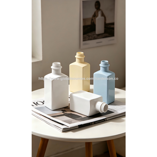 Wholesales Harderson 550ML Empty White Plastic Bottle for personal care products