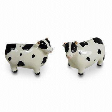 cow salt and pepper shakers