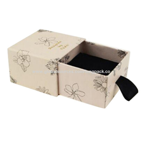 retail jewelry boxes