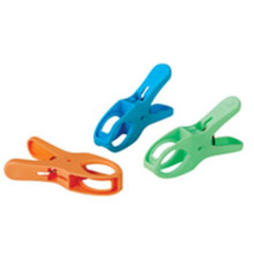 plastic clothes clips