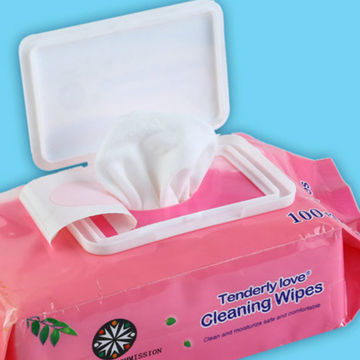 baby cleaning wipes