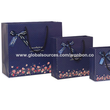 paper gift bags and boxes