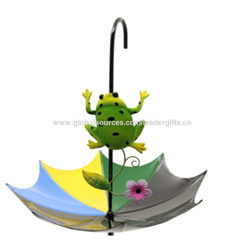 China Bsci Audit Metal Frog Figurine Umbrella Birdfeeder Hanging