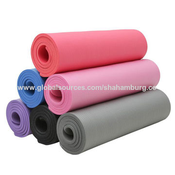 Comparison of stag yoga mat 8mm vs 6mm - YouTube