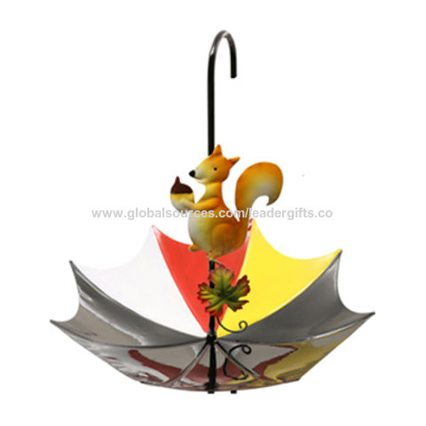 China Bsci Audit Metal Squirrel Figurine Umbrella Bird Feeders On