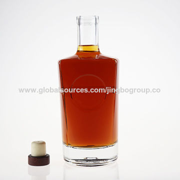 China Special Design Square Shoulder Heavy Base 750ml Glass Vodka