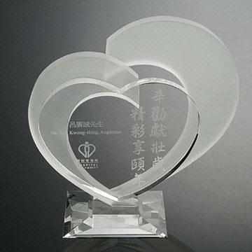 Crystal Trophy Available In Custom Made Design Global Sources Products From Flamingo Gifts Collection Ltd