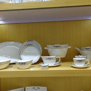 luxury dinnerware sets