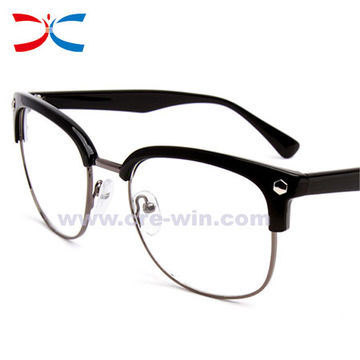 italian eyeglass manufacturer